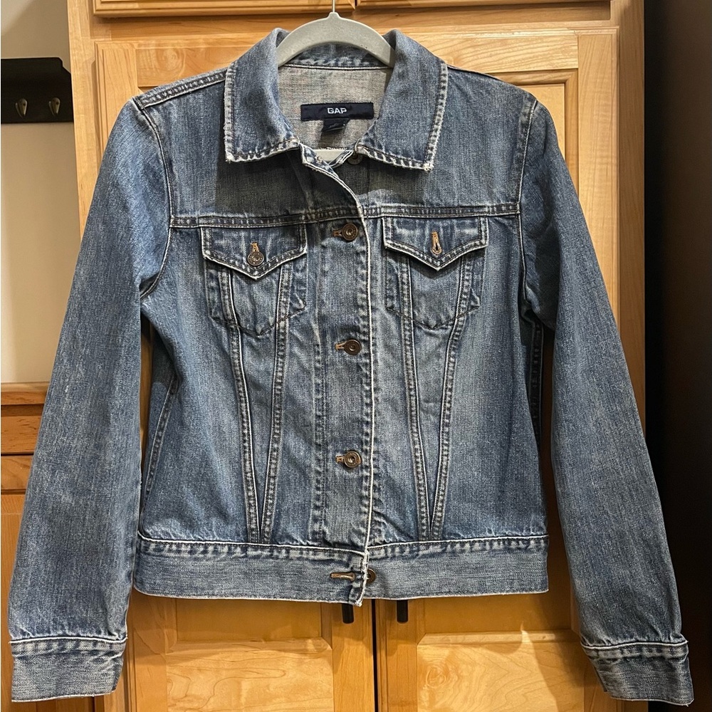 GAP Women's Classic Blue Jean Jacket